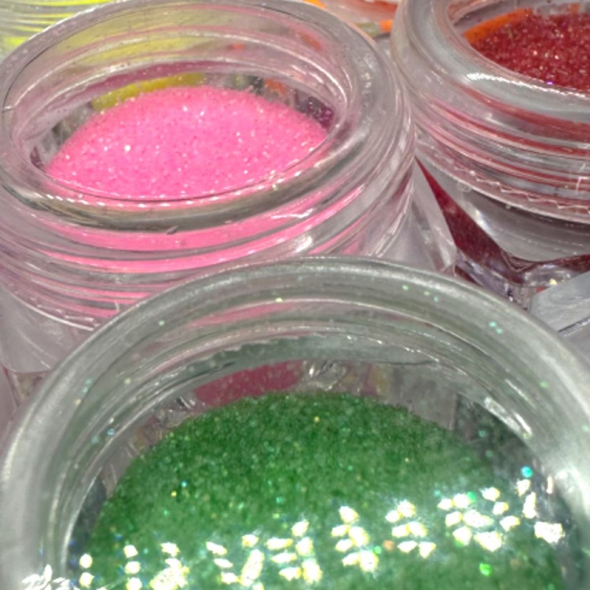 12 shades of Rainbow glitter 0,2 mm.